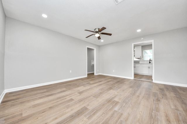 710 Canary Circle, Pasadena, TX 77502