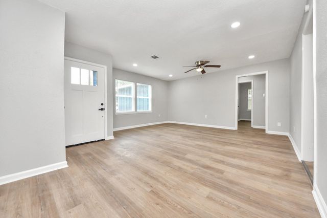 710 Canary Circle, Pasadena, TX 77502