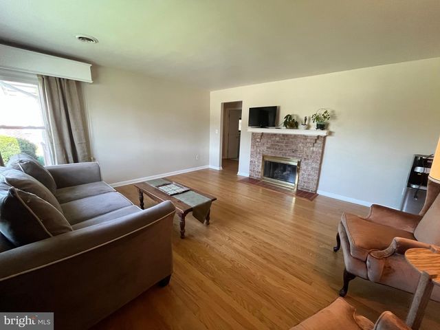 801 MCCOSH ST, Hanover, PA 17331
