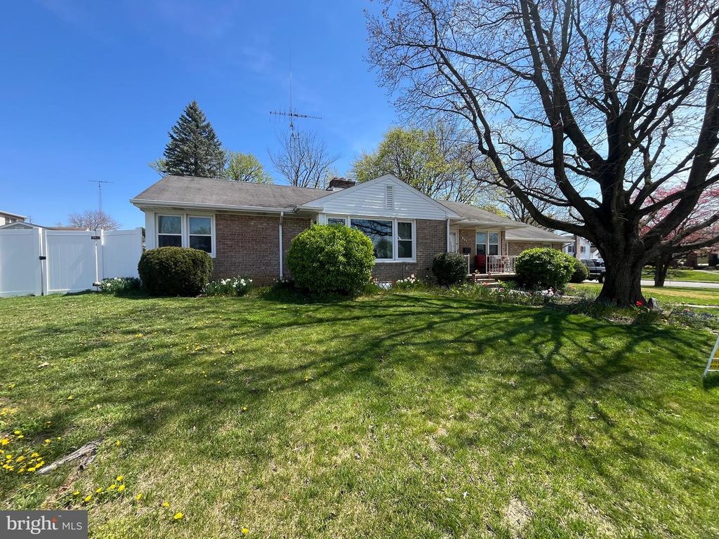 801 MCCOSH ST, Hanover, PA 17331