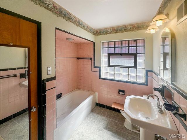 3025 Mount Pleasant Street, St Louis, MO 63111