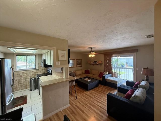 3338 Ottawa CIR 4, Fort Myers, FL 33907