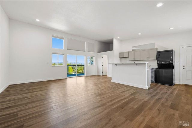 6096 Vine Hill School Rd, Sebastopol, CA 95472