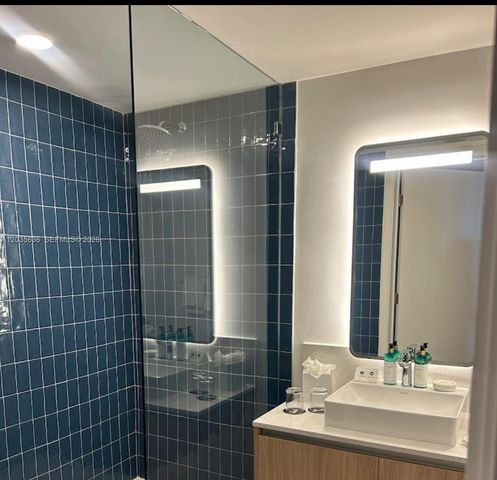 601 NE 1st Ave 1720, Miami, FL 33132