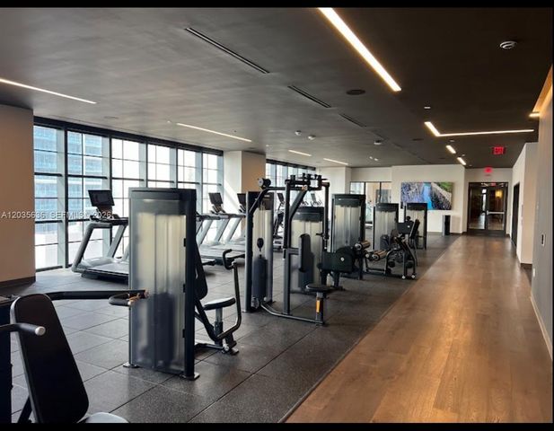 601 NE 1st Ave 1720, Miami, FL 33132