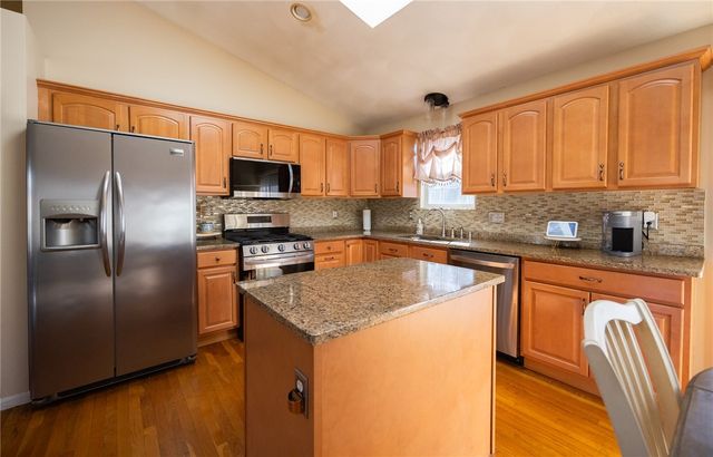 367 Commonwealth Avenue, Warwick, RI 02886