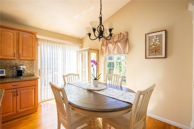 367 Commonwealth Avenue, Warwick, RI 02886