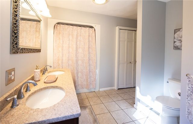 367 Commonwealth Avenue, Warwick, RI 02886