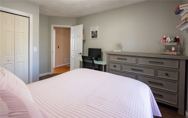 367 Commonwealth Avenue, Warwick, RI 02886