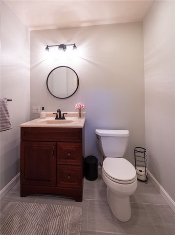 367 Commonwealth Avenue, Warwick, RI 02886