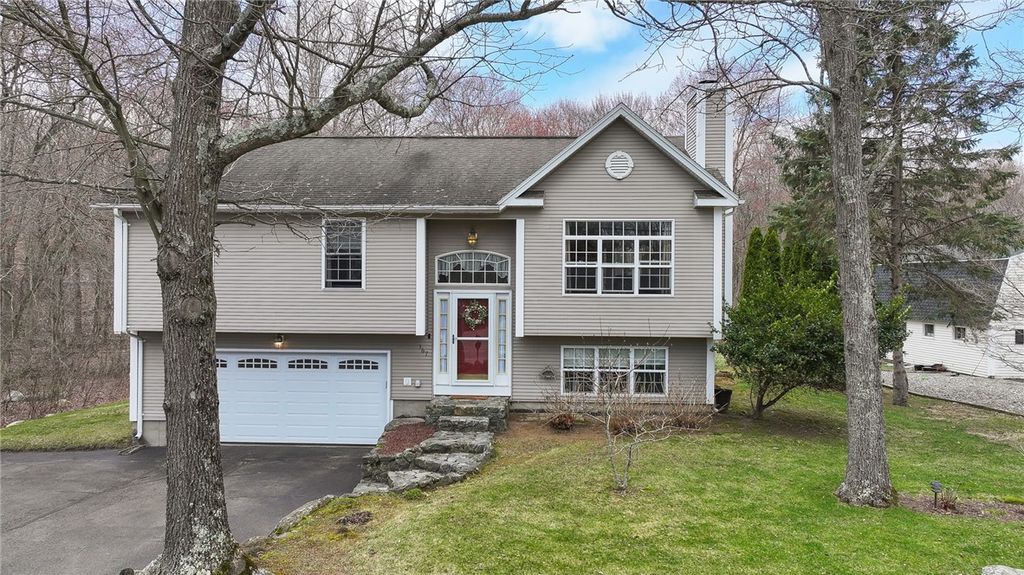 367 Commonwealth Avenue, Warwick, RI 02886