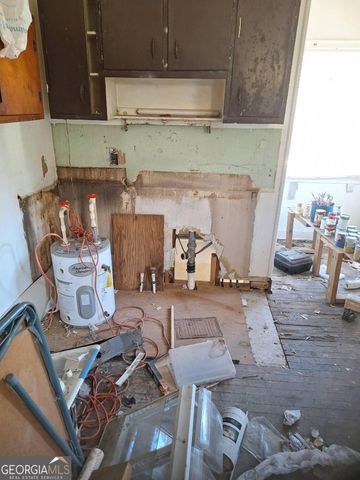 619 Seiler Avenue, Savannah, GA 31401