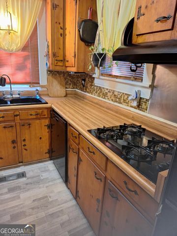 619 Seiler Avenue, Savannah, GA 31401