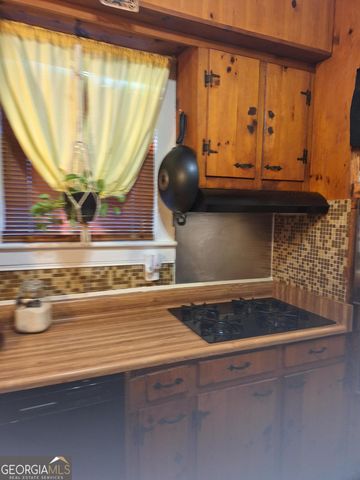 619 Seiler Avenue, Savannah, GA 31401