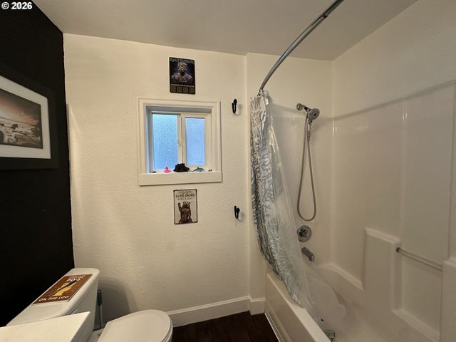 207 W HUMPHREY St, Yacolt, WA 98675