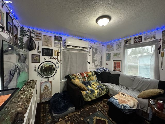 207 W HUMPHREY St, Yacolt, WA 98675