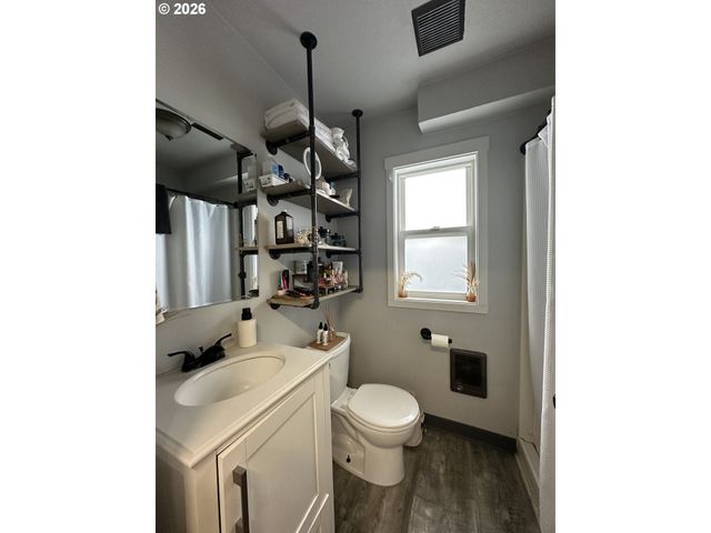 207 W HUMPHREY St, Yacolt, WA 98675