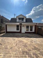 6638 S Albany Avenue, Chicago, IL 60629