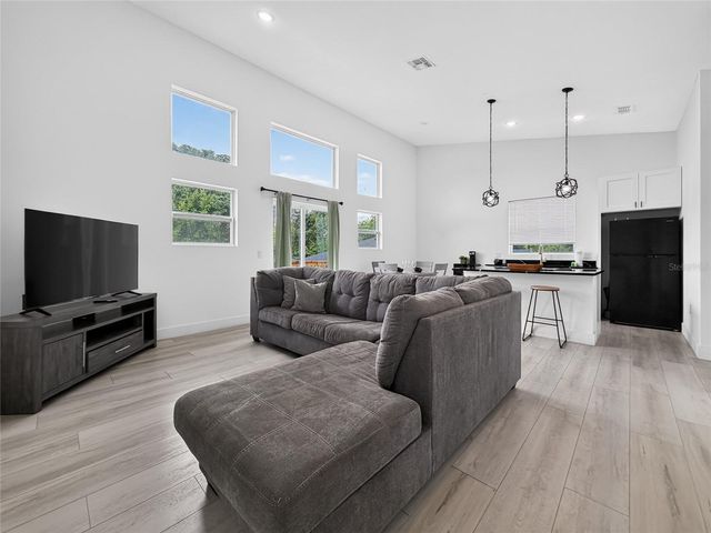126 1ST STREET, Orlando, FL 32824