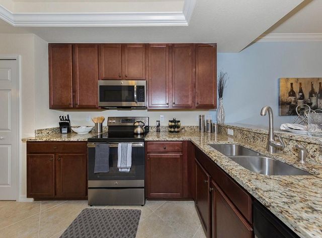 5528 PALMER CIRCLE 105, Lakewood Ranch, FL 34211
