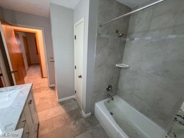 6960 Lockwood Boulevard, Youngstown, OH 44512