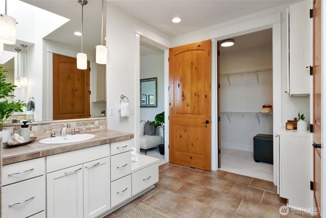 22211 1st Drive SE, Bothell, WA 98021