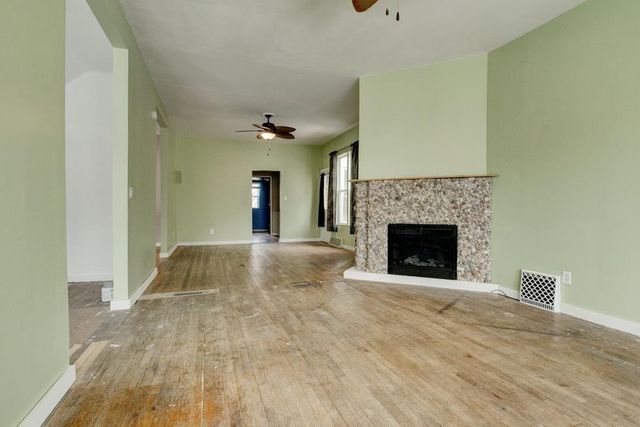 813 6TH AVENUE, Menominee, MI 49858