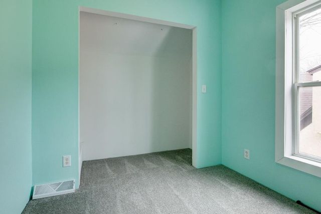 813 6TH AVENUE, Menominee, MI 49858