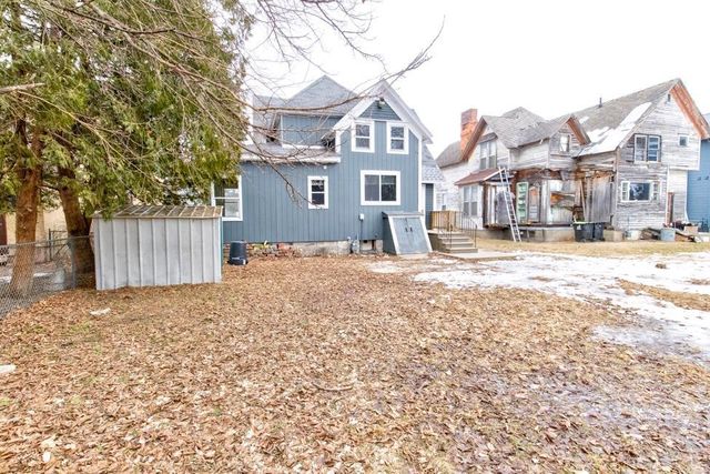 813 6TH AVENUE, Menominee, MI 49858