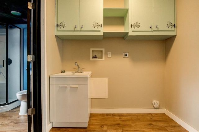 813 6TH AVENUE, Menominee, MI 49858