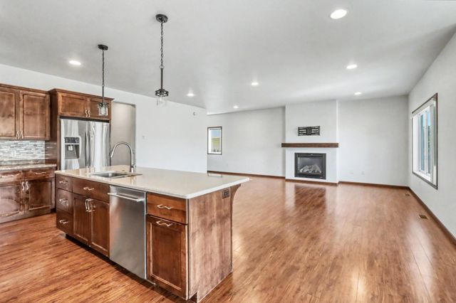 5001 44th Street S, Fargo, ND 58104