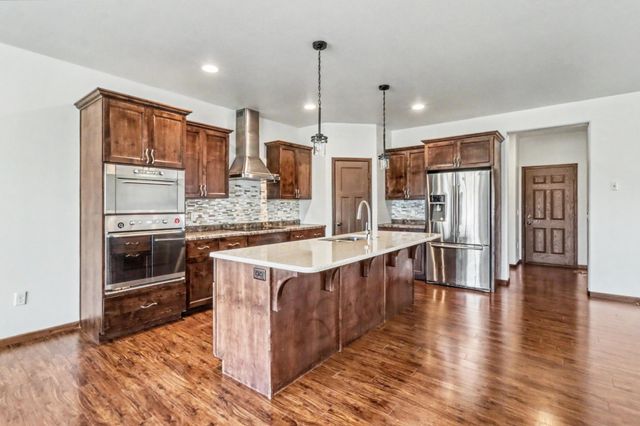 5001 44th Street S, Fargo, ND 58104