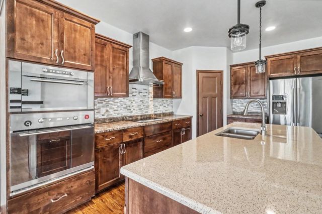 5001 44th Street S, Fargo, ND 58104