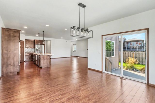 5001 44th Street S, Fargo, ND 58104