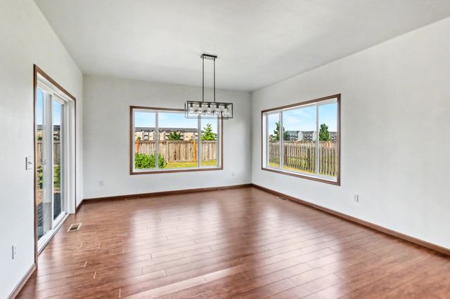 5001 44th Street S, Fargo, ND 58104