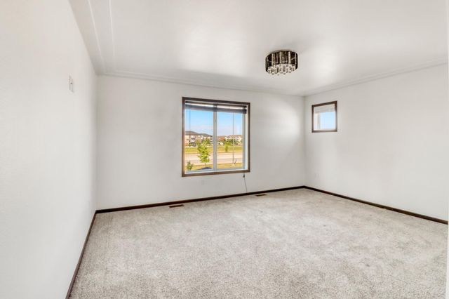 5001 44th Street S, Fargo, ND 58104