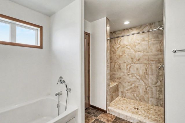 5001 44th Street S, Fargo, ND 58104