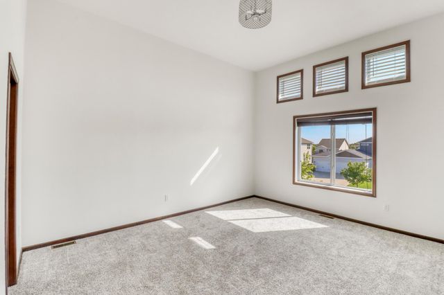 5001 44th Street S, Fargo, ND 58104