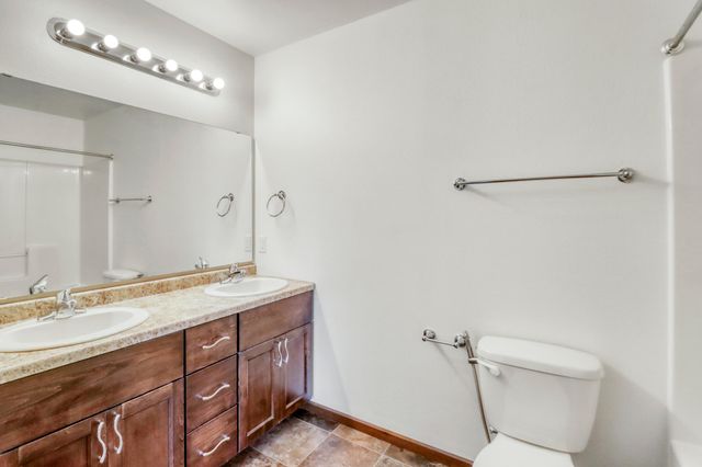 5001 44th Street S, Fargo, ND 58104