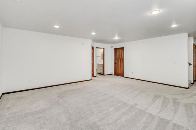 5001 44th Street S, Fargo, ND 58104