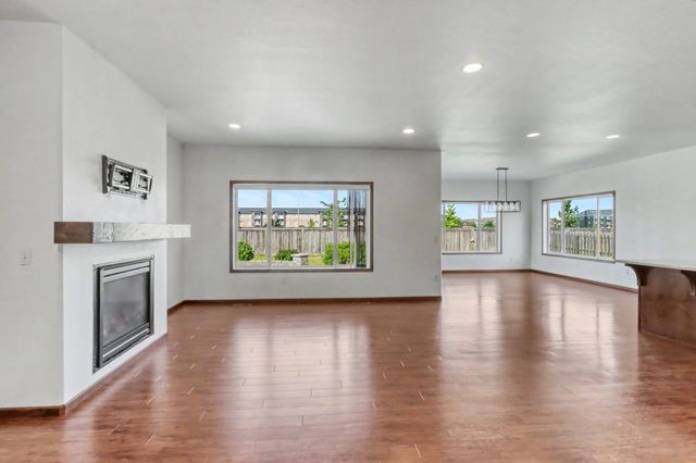 5001 44th Street S, Fargo, ND 58104