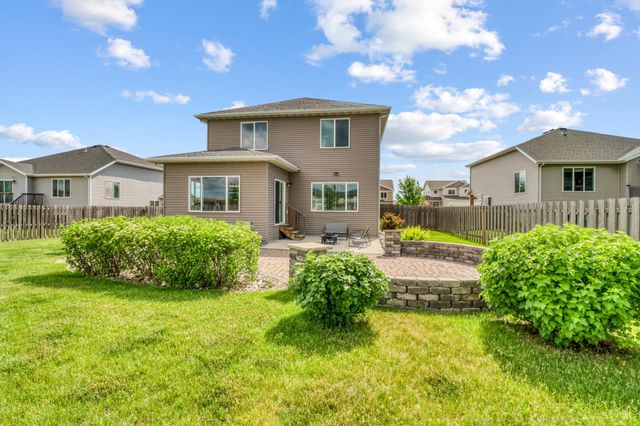 5001 44th Street S, Fargo, ND 58104