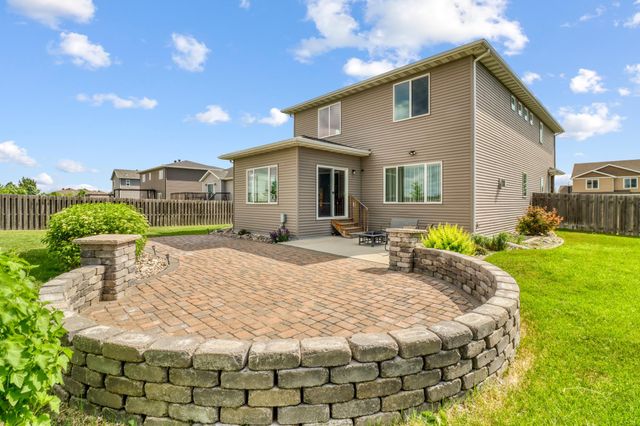 5001 44th Street S, Fargo, ND 58104