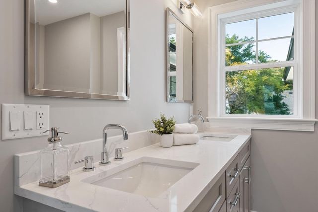 54 Cypress St. 54, Watertown, MA 02472