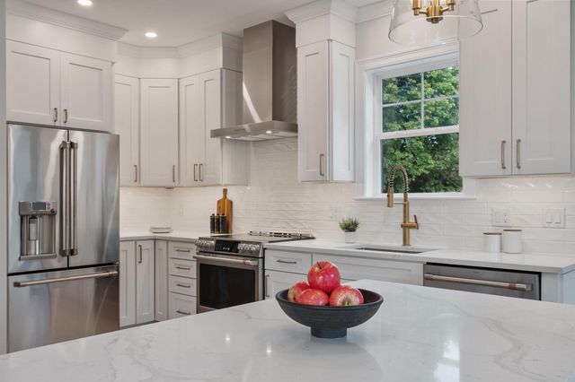 54 Cypress St. 54, Watertown, MA 02472