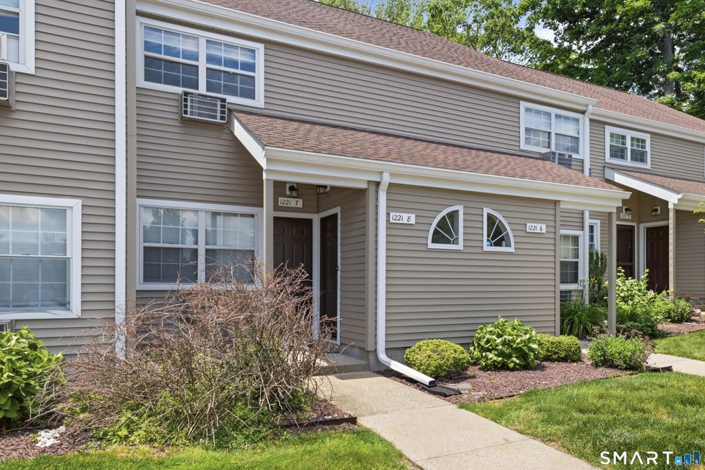 1221 Washington Street 8, Middletown, CT 06457