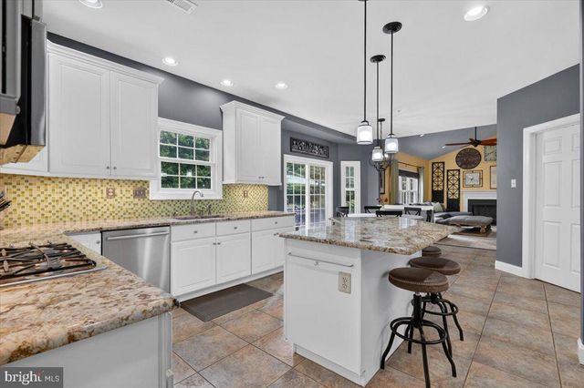813 PRINCETON DR, Warrington, PA 18976