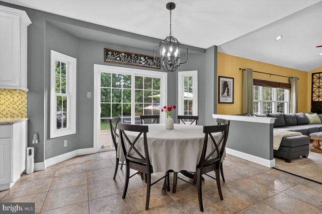 813 PRINCETON DR, Warrington, PA 18976