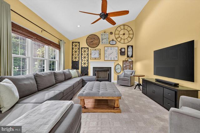 813 PRINCETON DR, Warrington, PA 18976