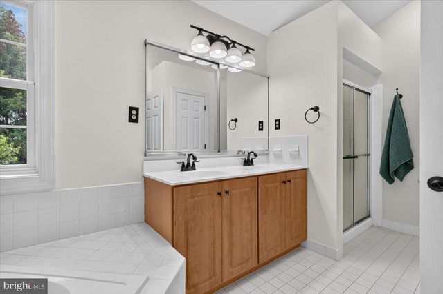 813 PRINCETON DR, Warrington, PA 18976